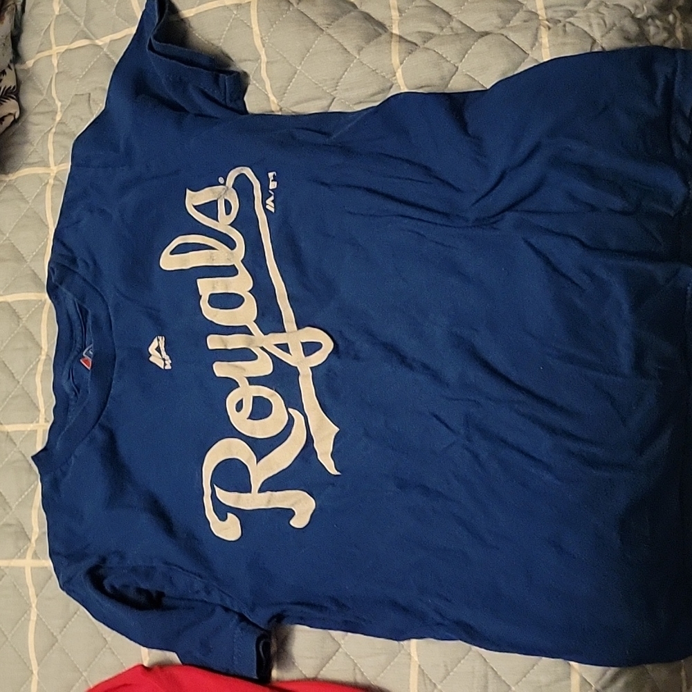 2 boys kansas city shirts